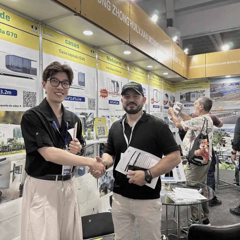 CGCH client handshake at EXPOMIHN exhibition, Mexico